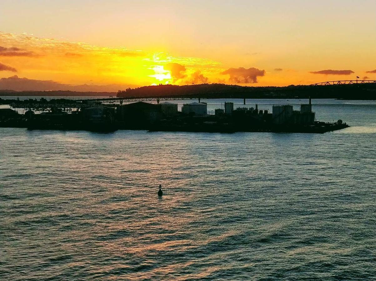 Qv Waterfront Apt With Ac Wifi And Parking 奥克兰 外观 照片
